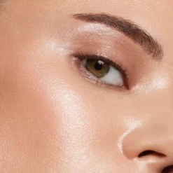 Illamasqua Beyond Liquid Highlighter - OMG -Fashion Cosmetics Store 12274850 2134869422654976