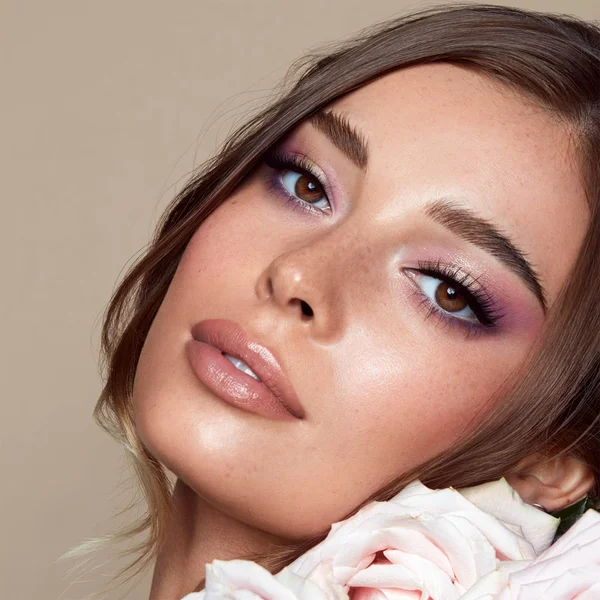 Lola's Lashes Sapphire Strip Eyelashes 4 Lola's Lashes Sapphire Strip Eyelashes - Image 2