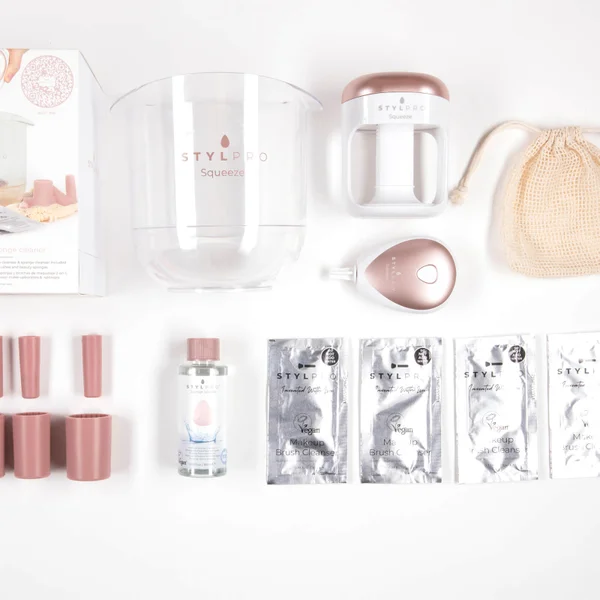 StylPro Spin And Squeeze Makeup Brush And Beauty Sponge Cleaner 5 StylPro Spin And Squeeze Makeup Brush And Beauty Sponge Cleaner - Image 3