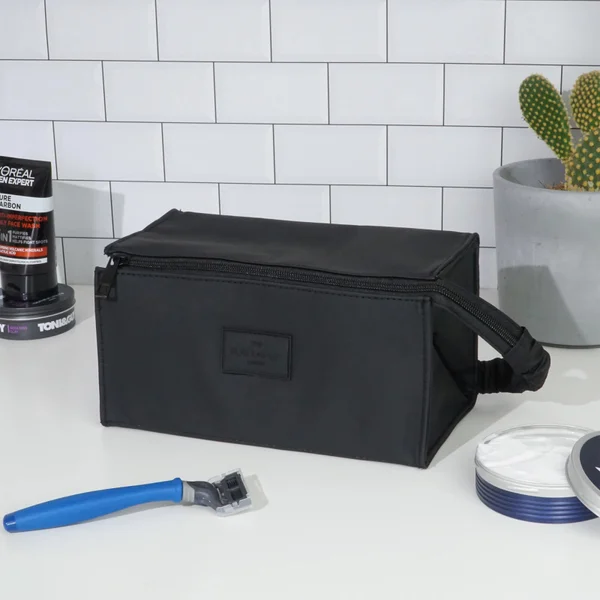 The Flat Lay Co. Unisex Box Sponge Bag In Black 8 The Flat Lay Co. Unisex Box Sponge Bag In Black - Image 6