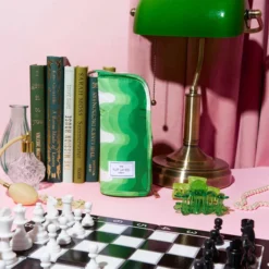 The Flat Lay Co. Standing Brush Case - Vibey Green -Fashion Cosmetics Store 14017837 2055022418497489